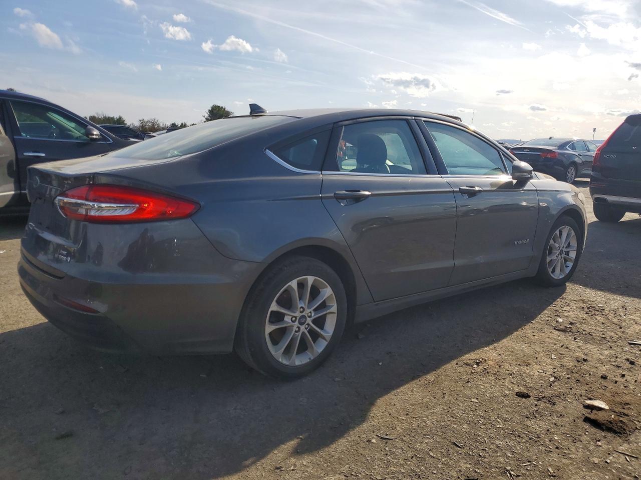 2019 Ford Fusion Se - zdjęcie 3