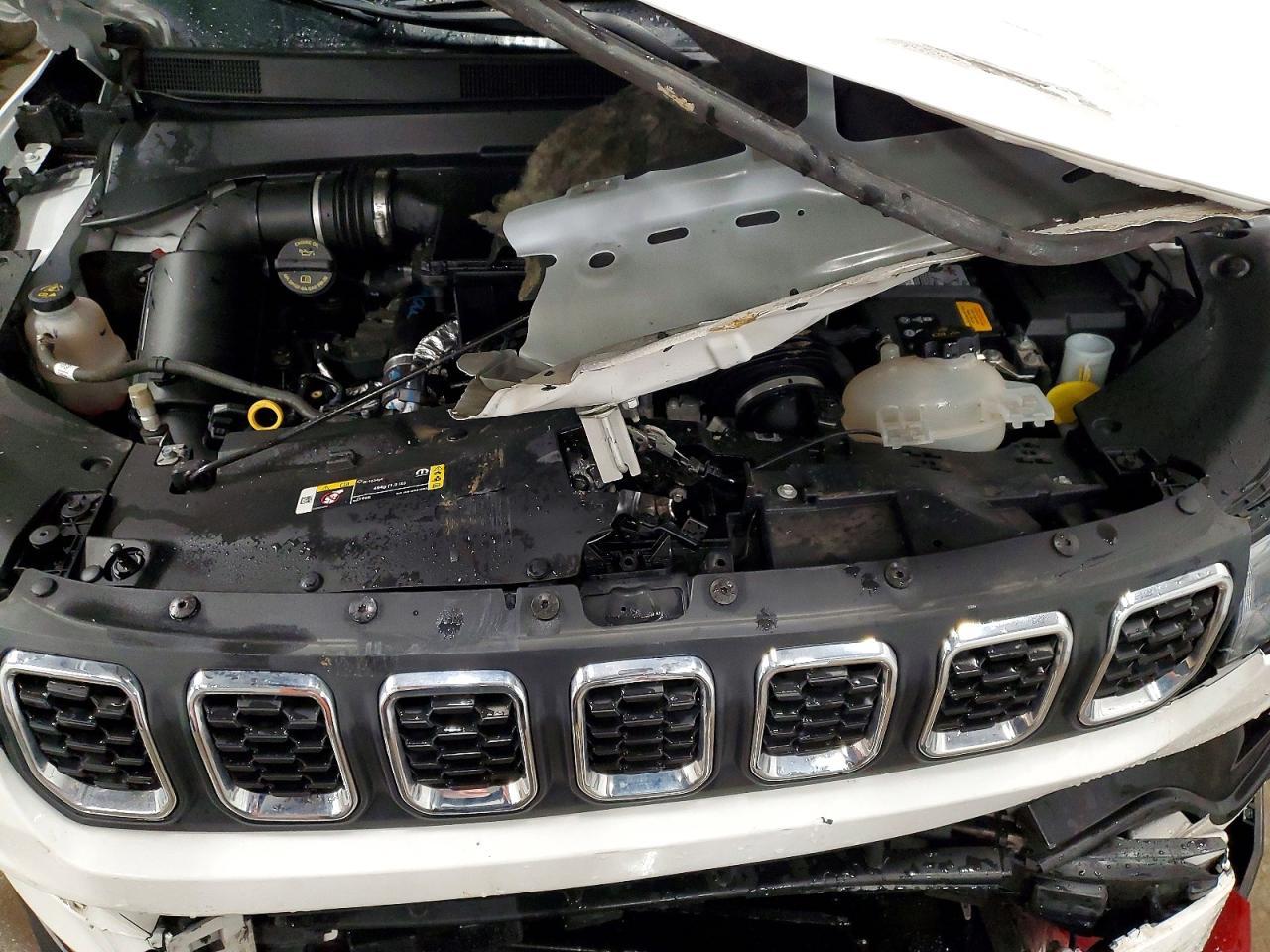 2024 Jeep Compass Latitude - zdjęcie 12