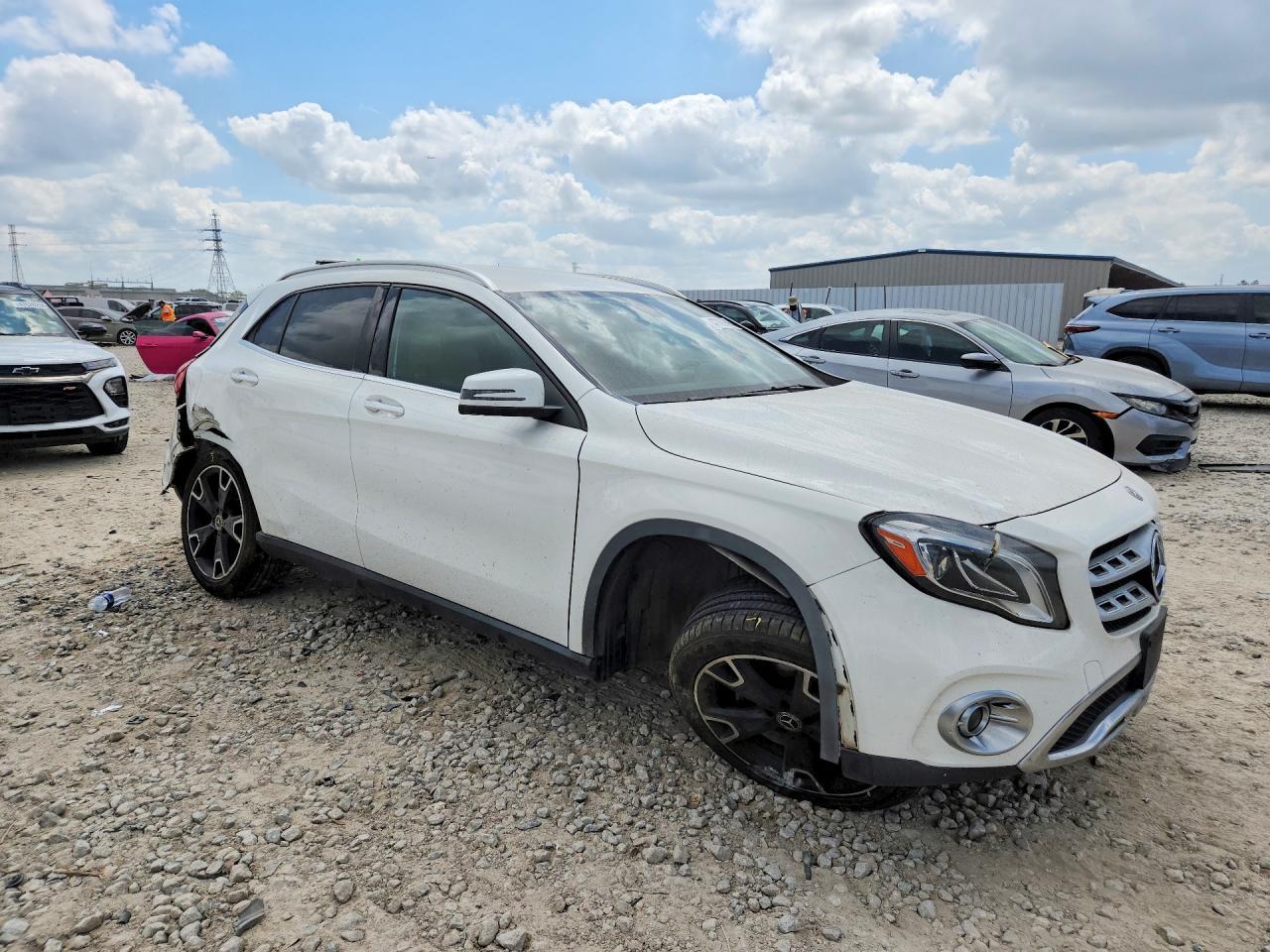 2020 Mercedes-Benz Gla 250 - zdjęcie 4