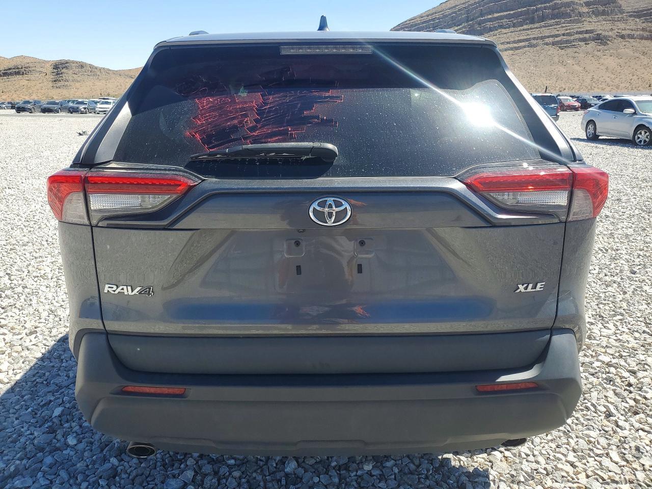 2021 Toyota Rav4 Xle - zdjęcie 6