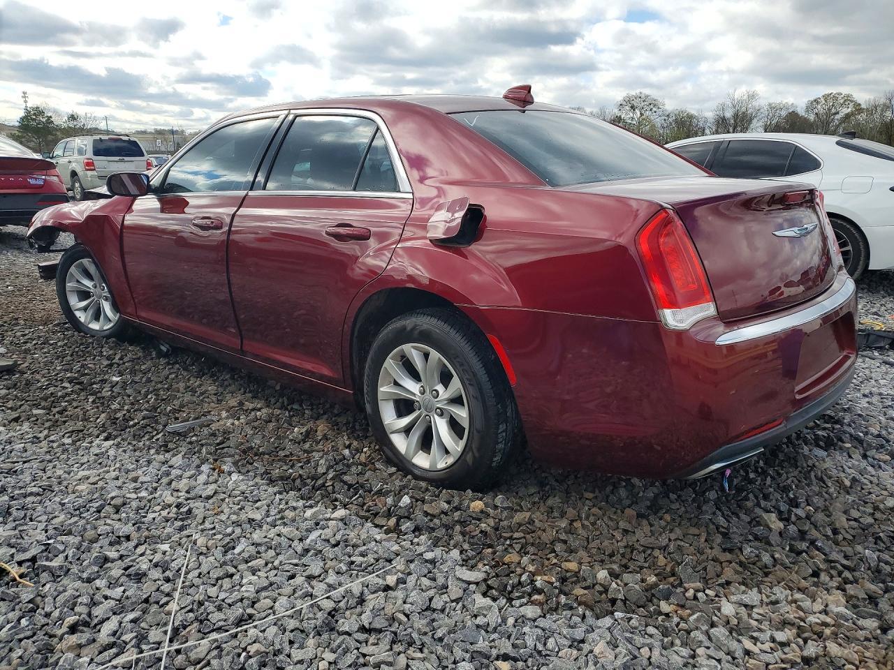 2016 Chrysler 300 Limited - zdjęcie 2