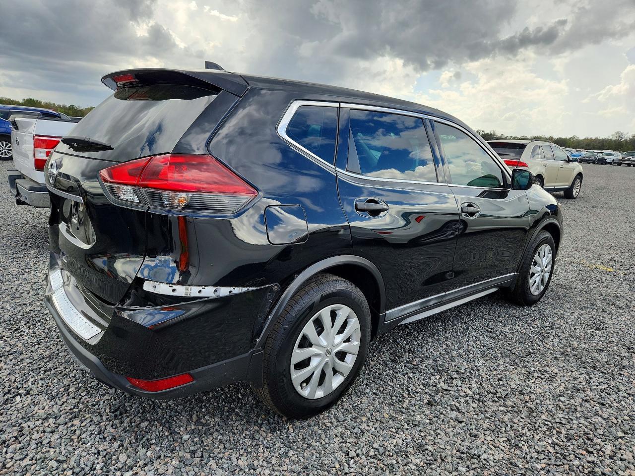 2018 Nissan Rogue S - zdjęcie 3