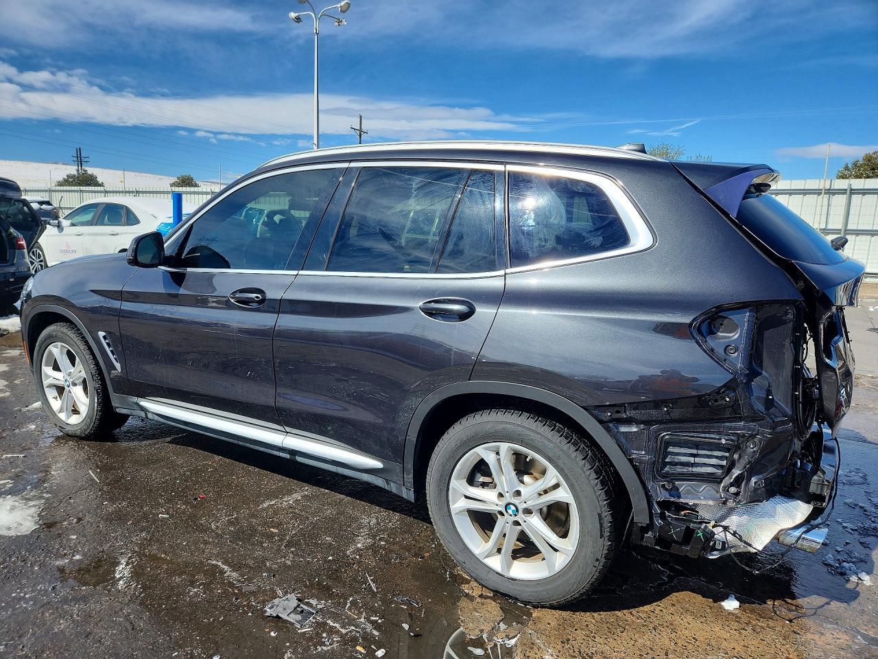 2021 BMW X3 xDrive30I - zdjęcie 2