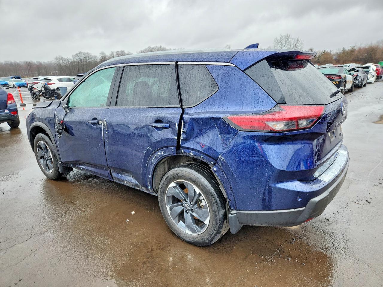 2024 Nissan Rogue Sv - zdjęcie 2