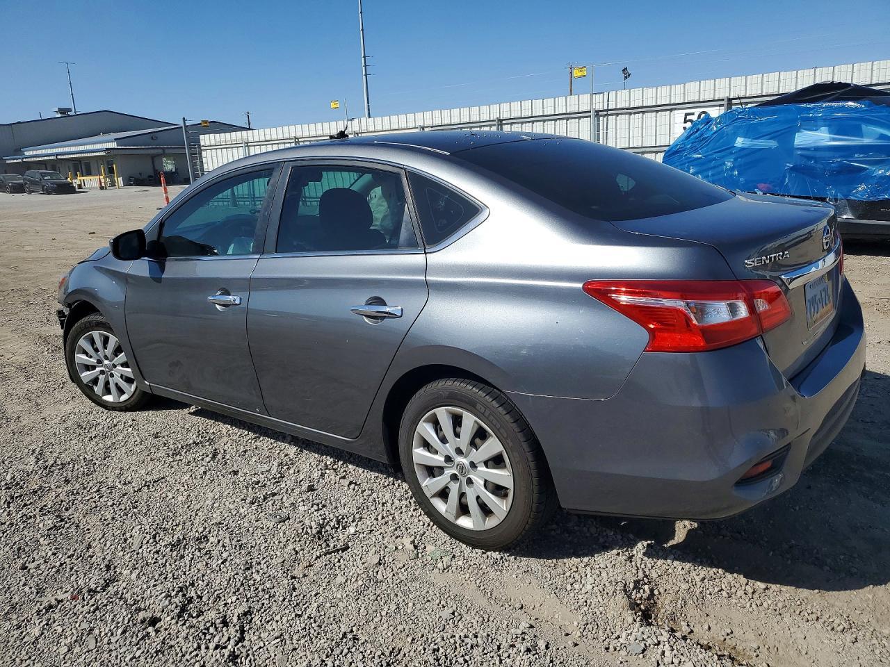 2016 Nissan Sentra S - zdjęcie 2
