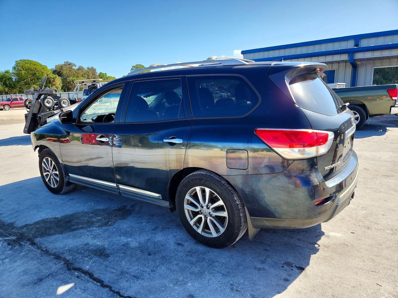 2015 Nissan Pathfinder Sl - zdjęcie 2