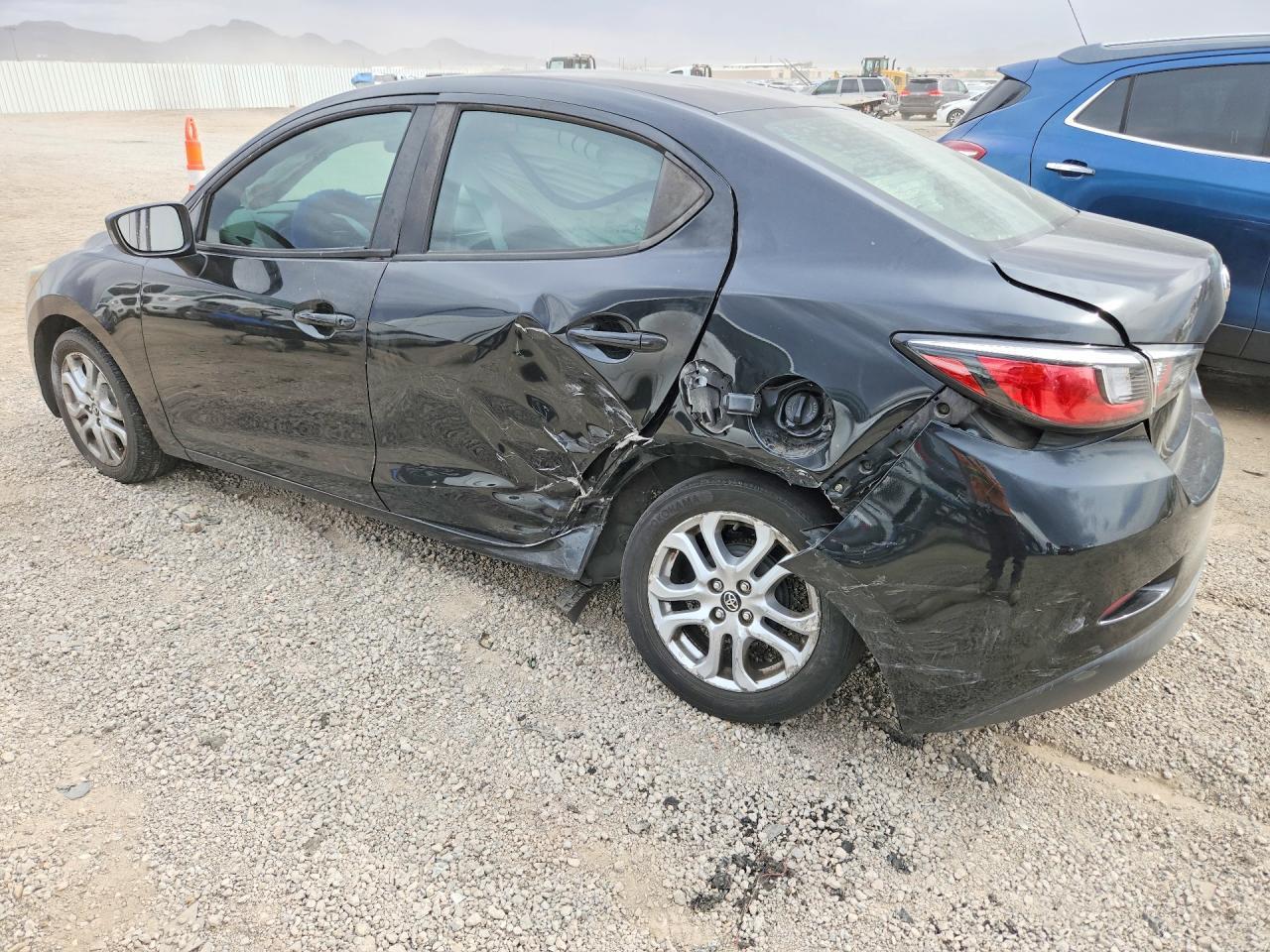 2016 Toyota Yaris - zdjęcie 2