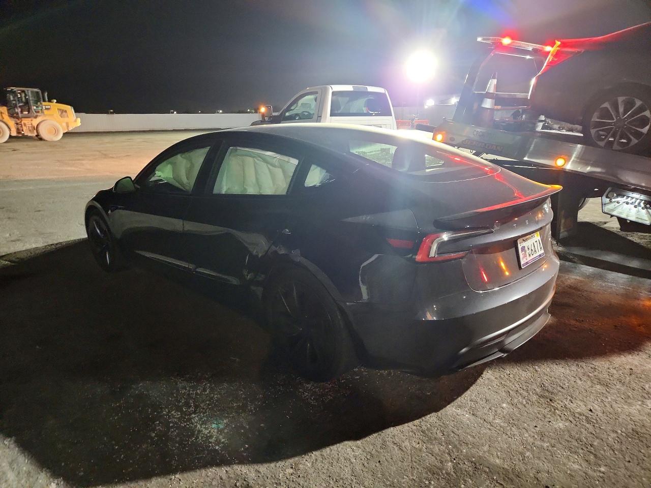2024 Tesla Model 3 - zdjęcie 2