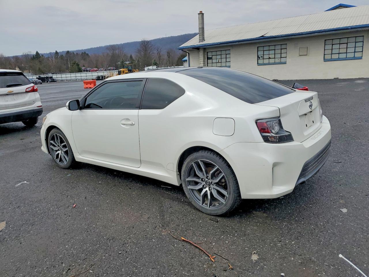 2015 Toyota Scion - zdjęcie 2