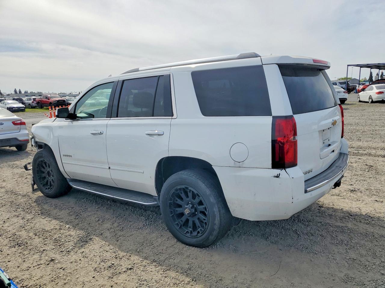 2017 Chevrolet Tahoe K1500 Premier - zdjęcie 2