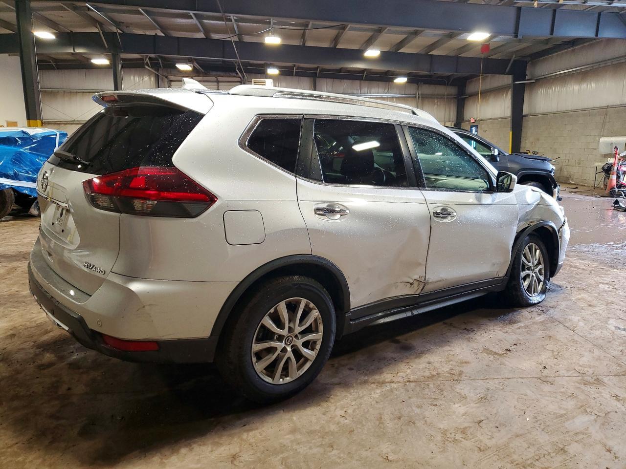 2019 Nissan Rogue - zdjęcie 3