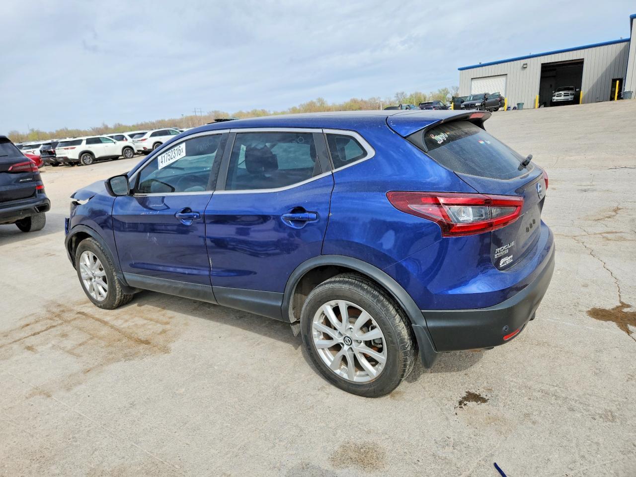 2022 Nissan Rogue Sport S - zdjęcie 2