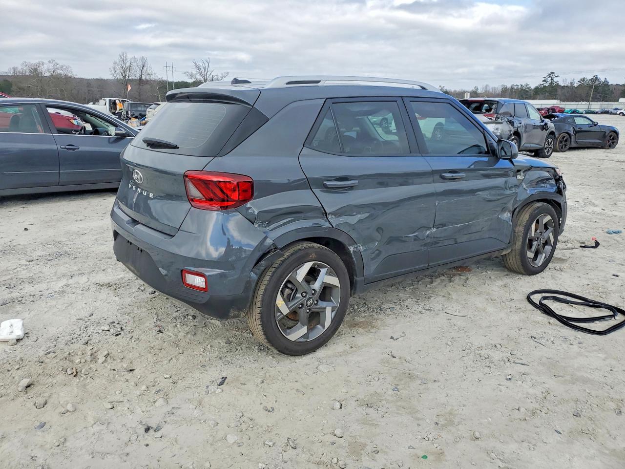 2025 Hyundai Venue Sel - zdjęcie 3