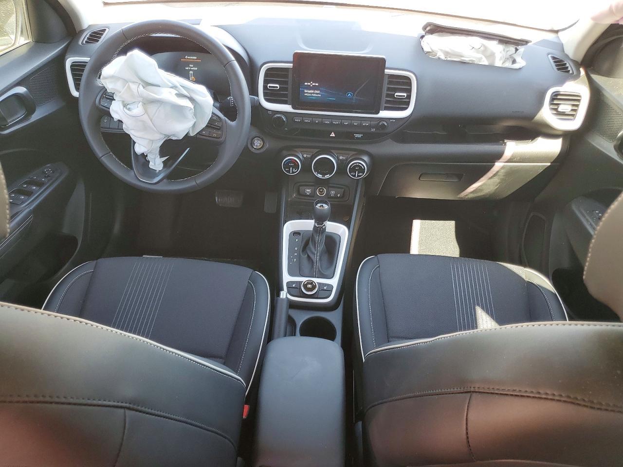 2025 Hyundai Venue Limited - zdjęcie 8