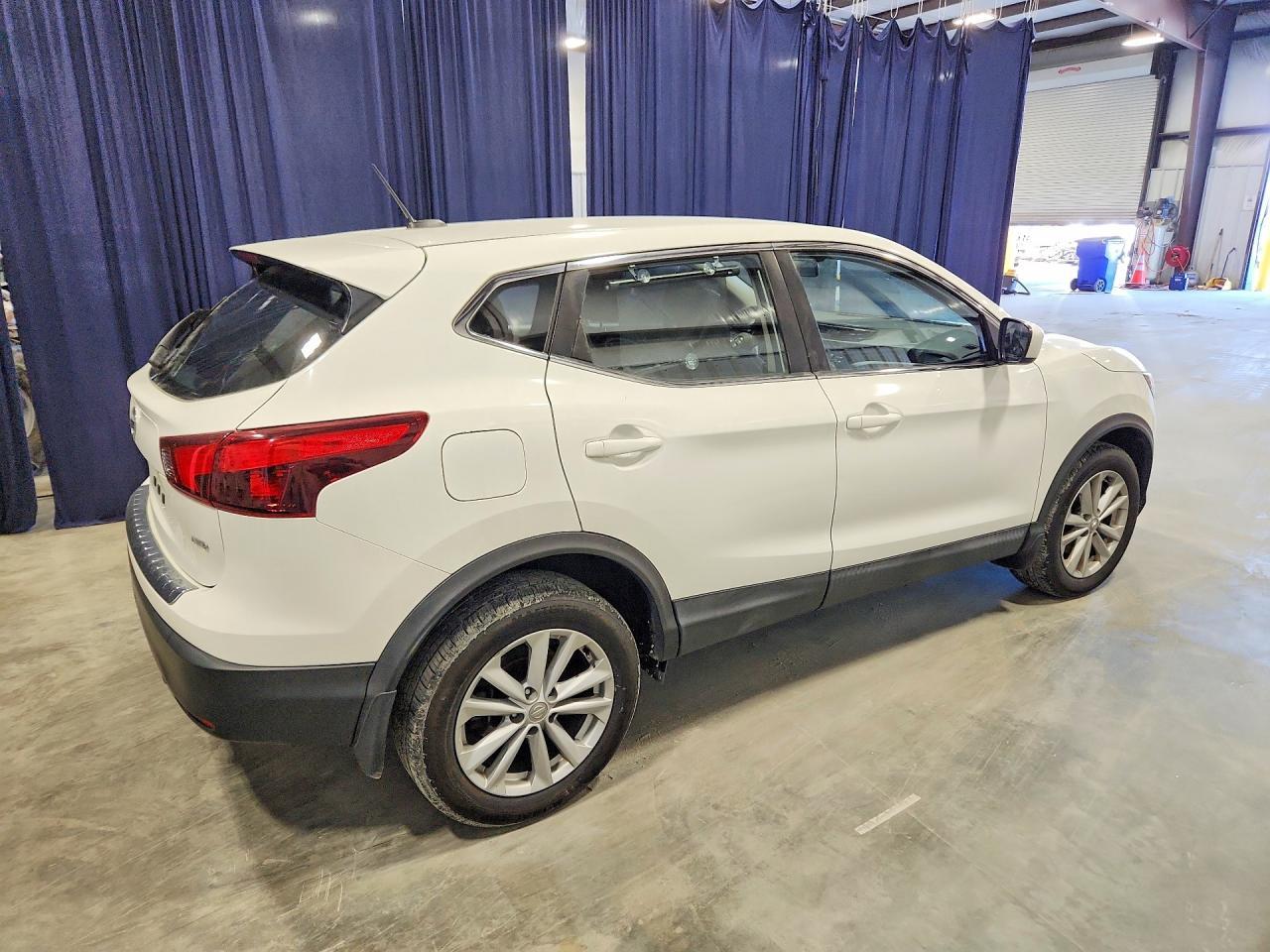 2018 Nissan Rogue Sport S - zdjęcie 3