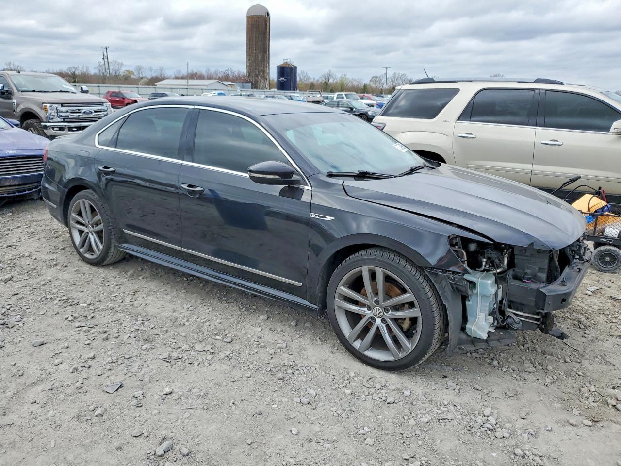 2017 Volkswagen Passat R-Line - zdjęcie 4