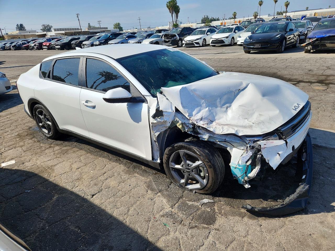 2025 Kia K4 Lxs - zdjęcie 4