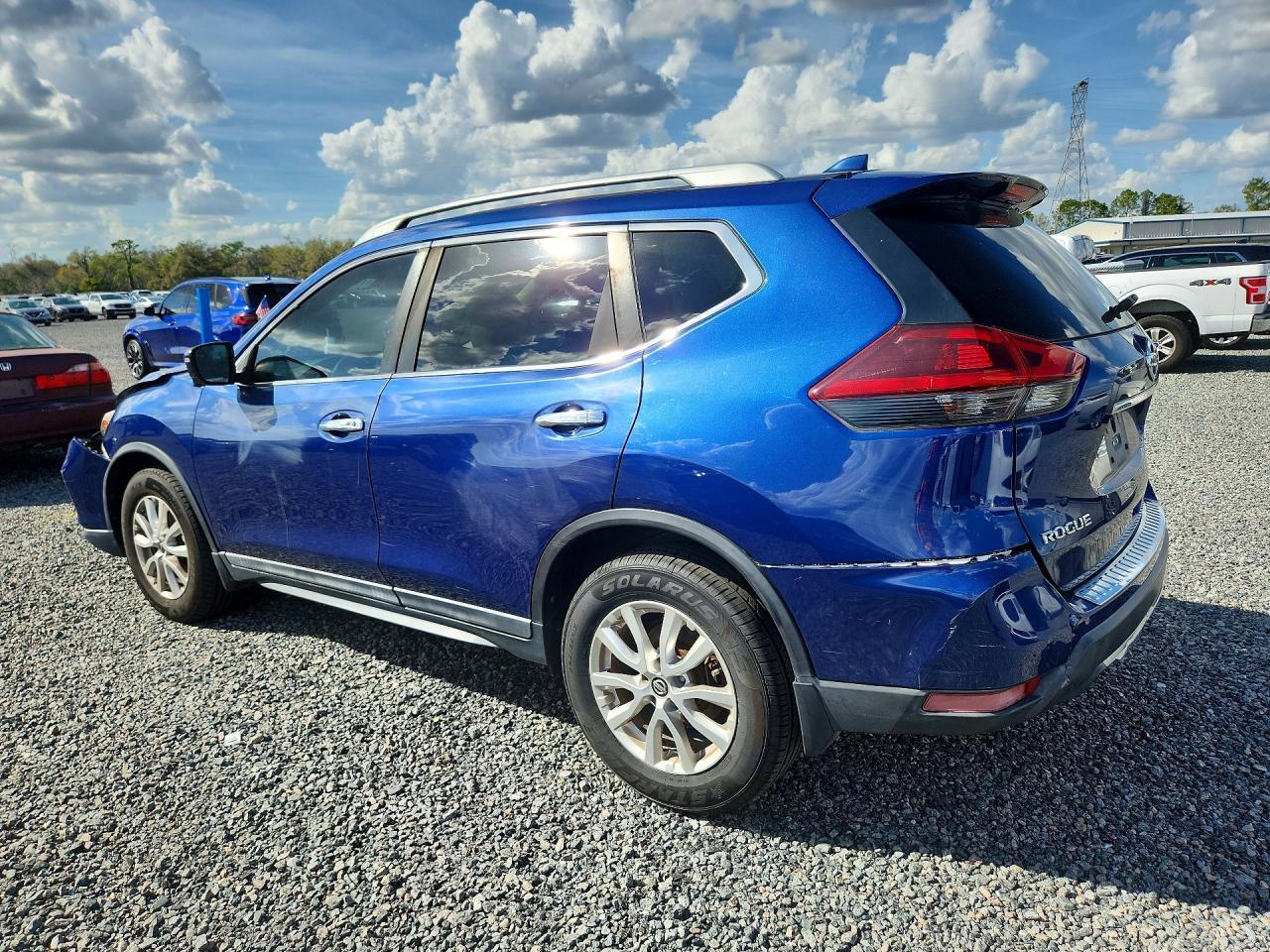 2018 Nissan Rogue S - zdjęcie 2