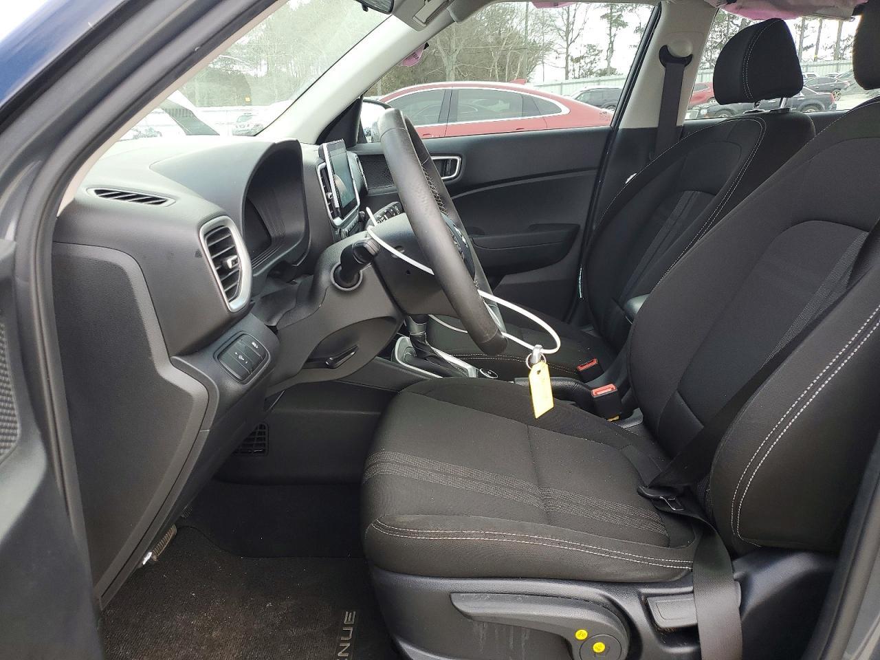 2025 Hyundai Venue Sel - zdjęcie 7