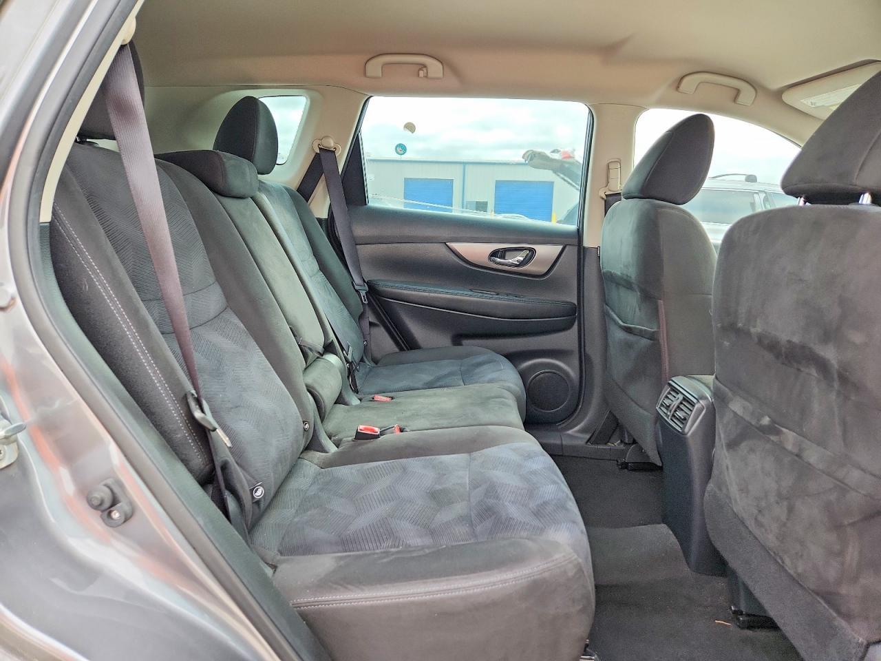 2015 Nissan Rogue S - zdjęcie 11