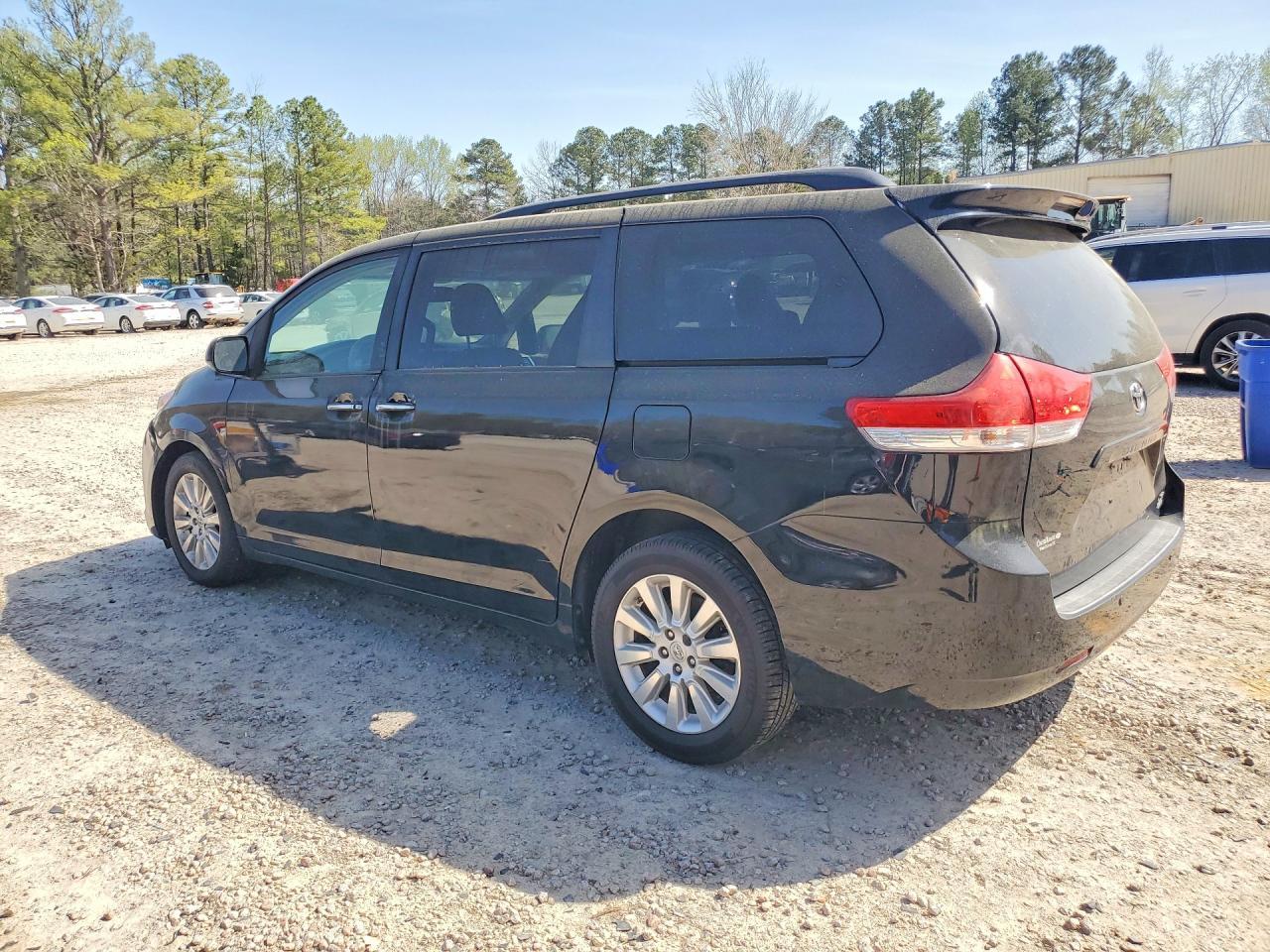 2014 Toyota Sienna Xle 7-Passenger - zdjęcie 2