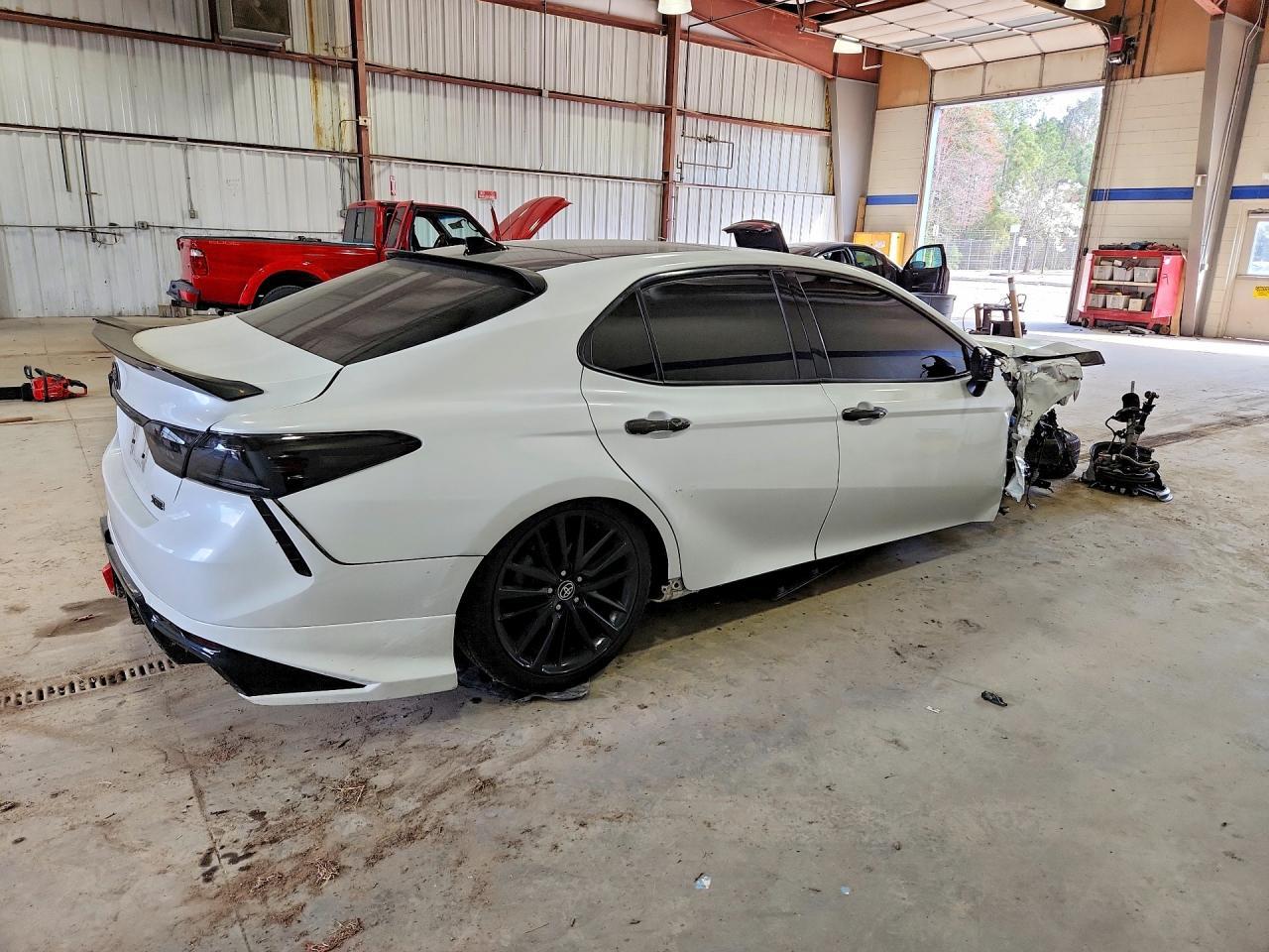 2023 Toyota Camry Xse V6 - zdjęcie 3