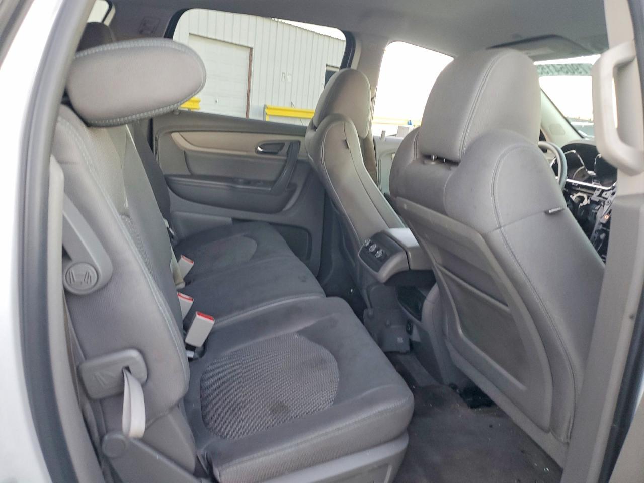 2017 Chevrolet Traverse Ls - zdjęcie 10