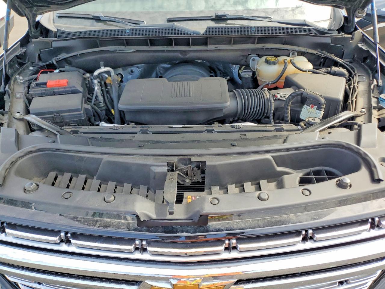 2023 Chevrolet Suburban C1500 Premier - zdjęcie 12