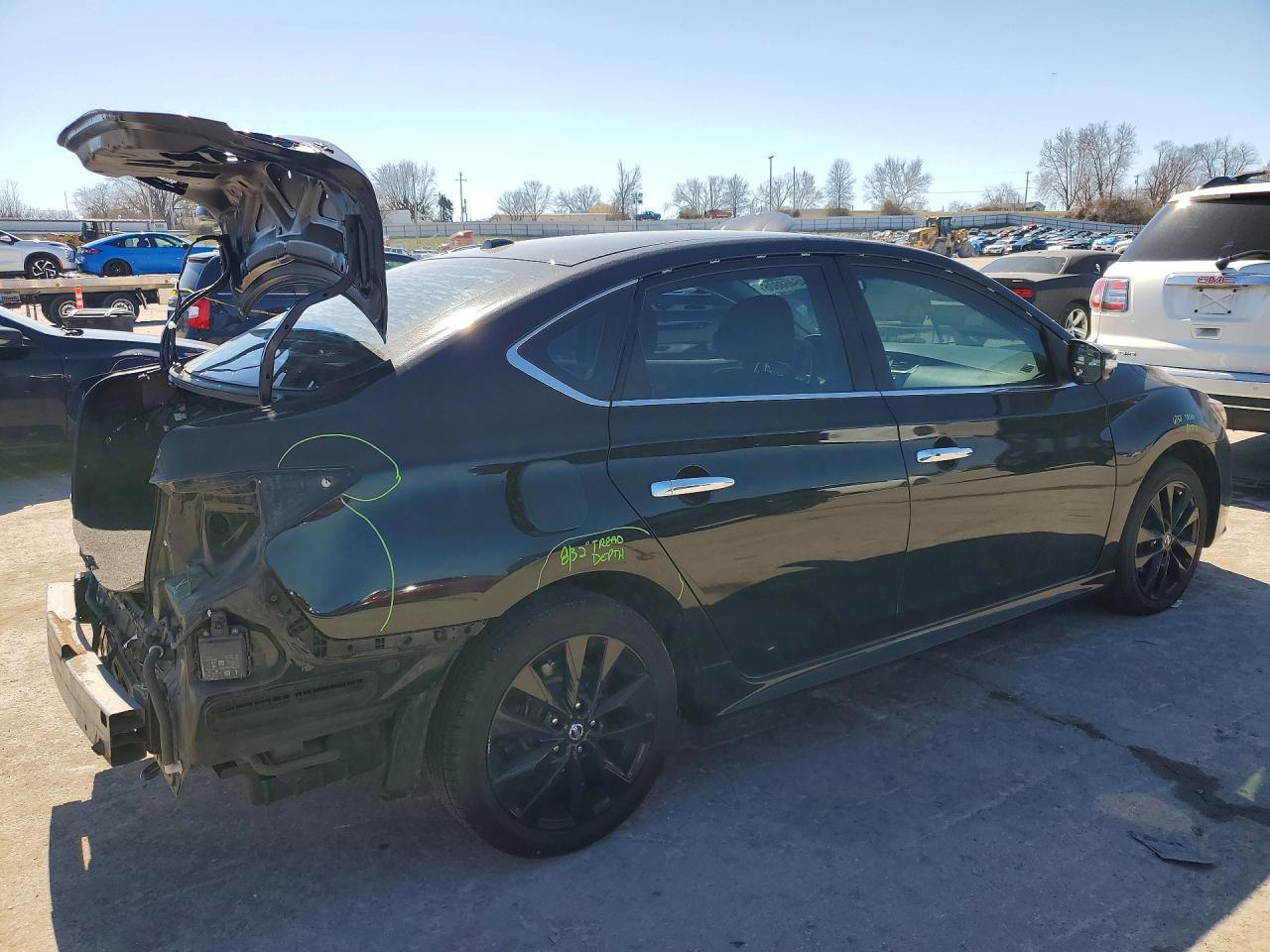 2018 Nissan Sentra Sr - zdjęcie 3