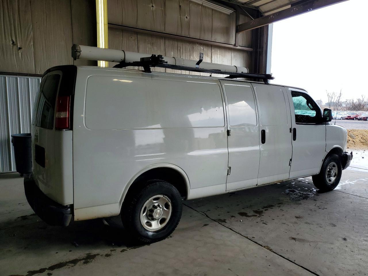 2018 Chevrolet Express G2500 - zdjęcie 3