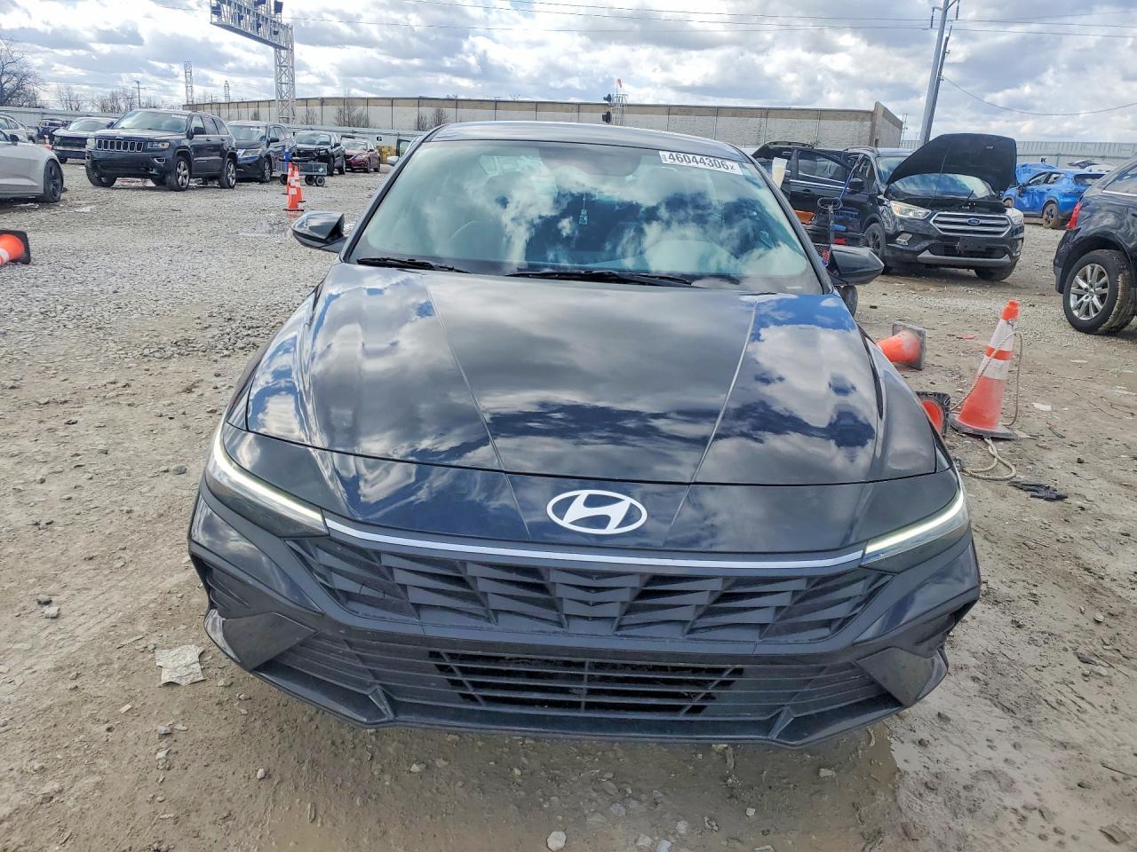 2025 Hyundai Elantra Sel Sport - zdjęcie 5