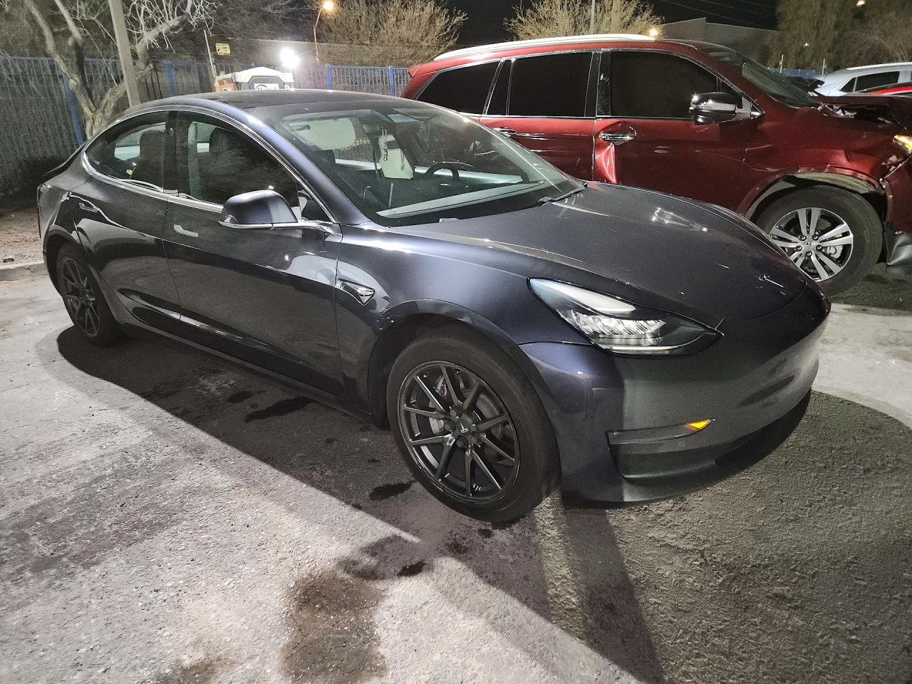 2018 Tesla Model 3 - zdjęcie 4