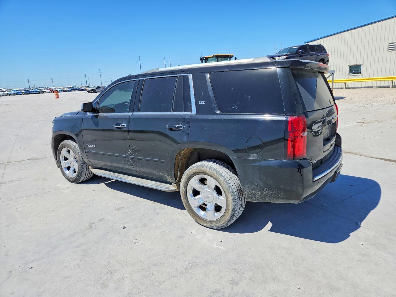 2015 Chevrolet Tahoe C1500 Ltz - zdjęcie 2