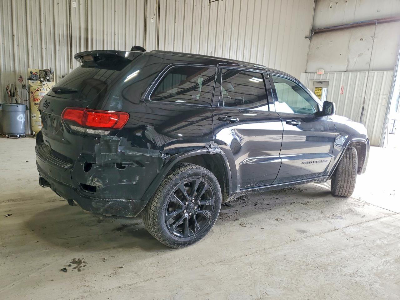 2017 Jeep Grand Cherokee Laredo - zdjęcie 3