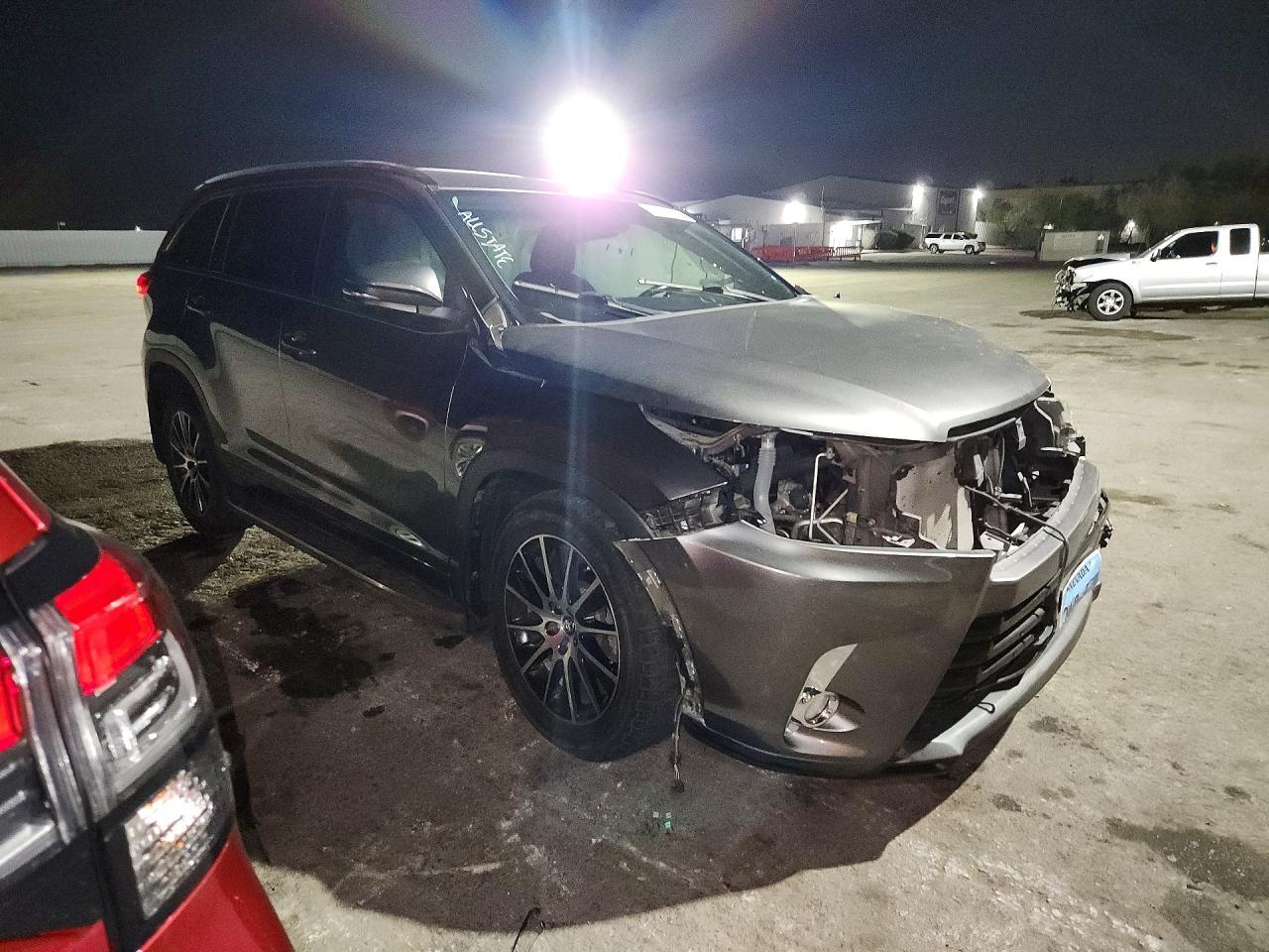 2018 Toyota Highlander Se - zdjęcie 4