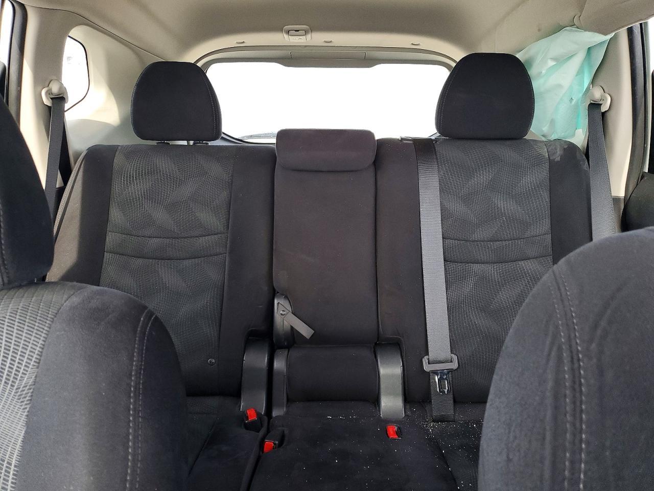 2015 Nissan Rogue S - zdjęcie 10