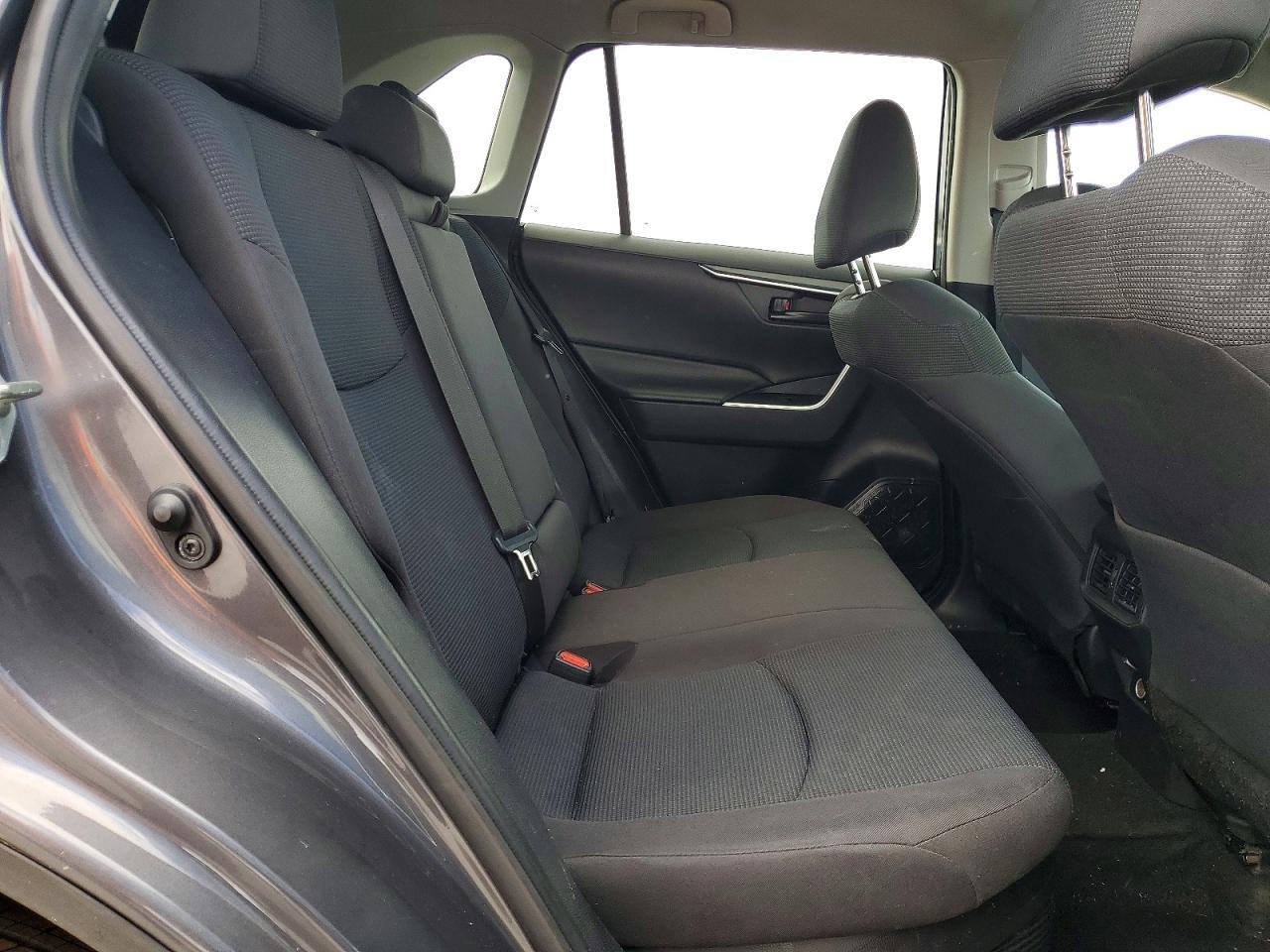 2020 Toyota Rav4 Hybrid Le - zdjęcie 11