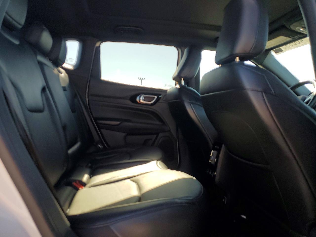 2022 Jeep Compass Limited - zdjęcie 11