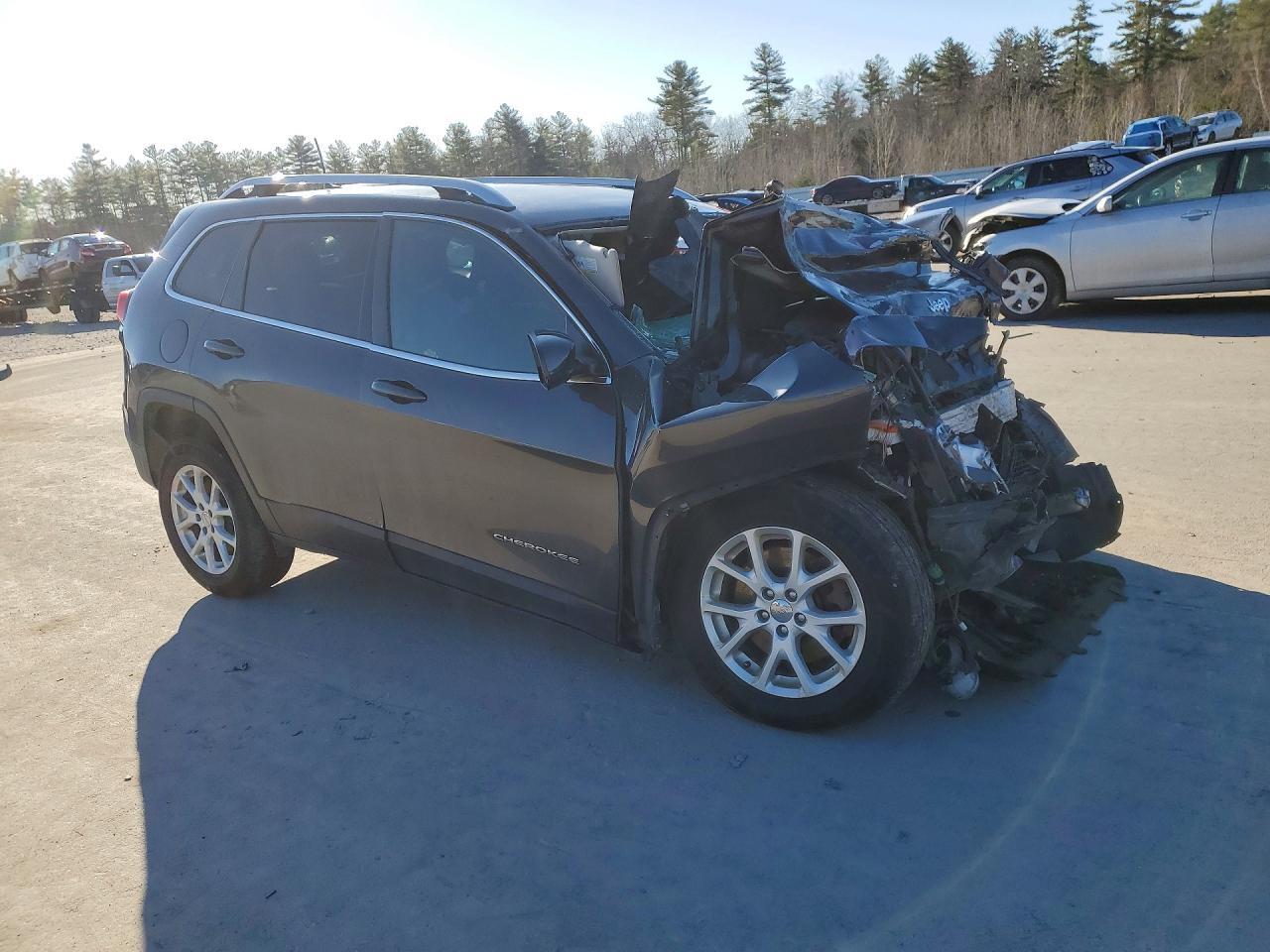2016 Jeep Cherokee Latitude - zdjęcie 4
