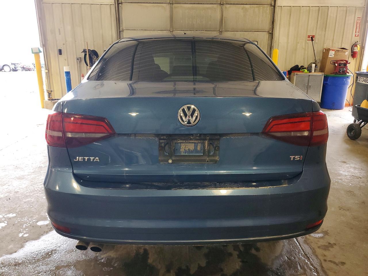 2017 Volkswagen Jetta - zdjęcie 6