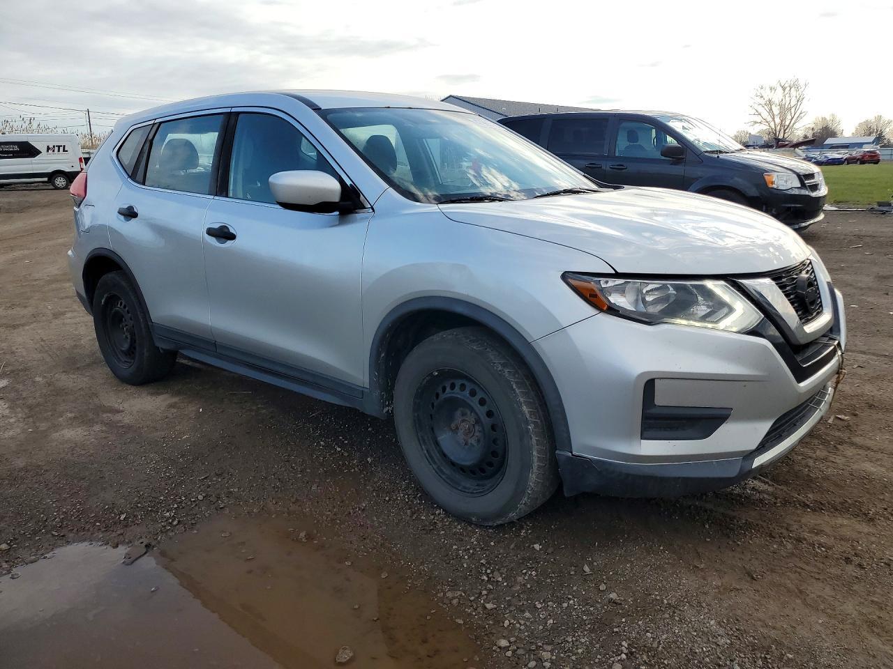 Nissan Rogue - zdjęcie 4