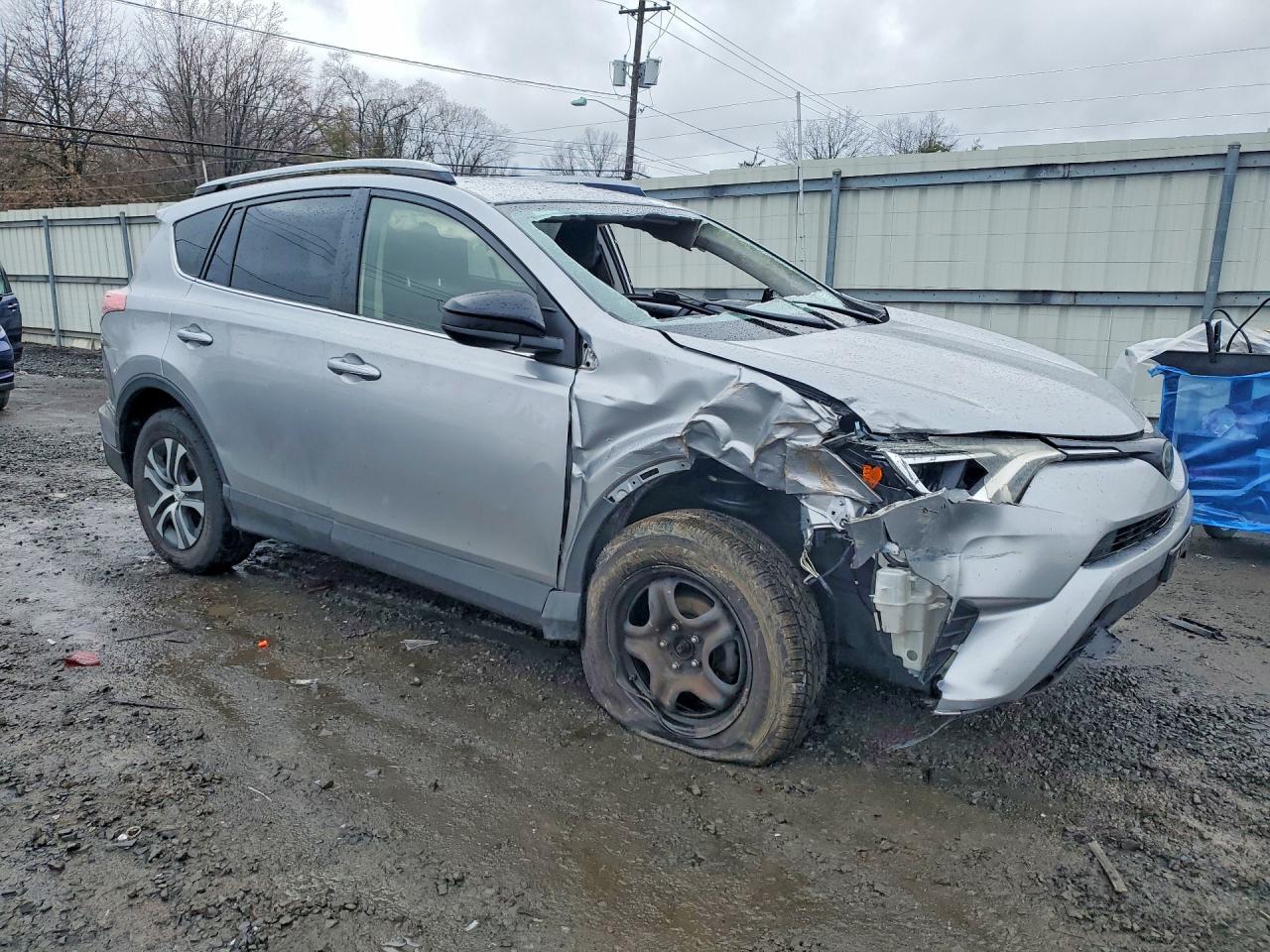 2018 Toyota Rav4 Le - zdjęcie 4