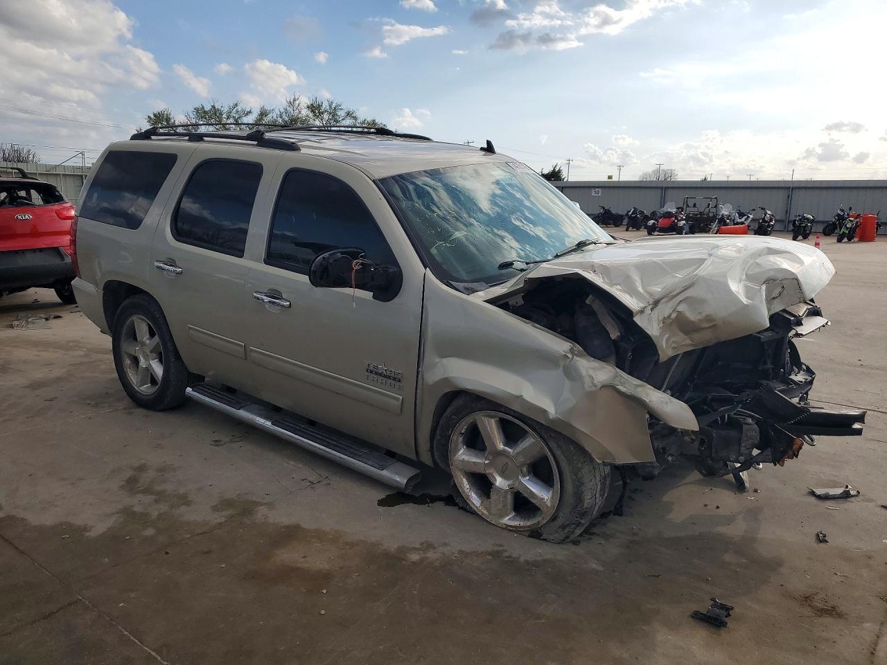 2013 Chevrolet Tahoe C1500 Ls - zdjęcie 4