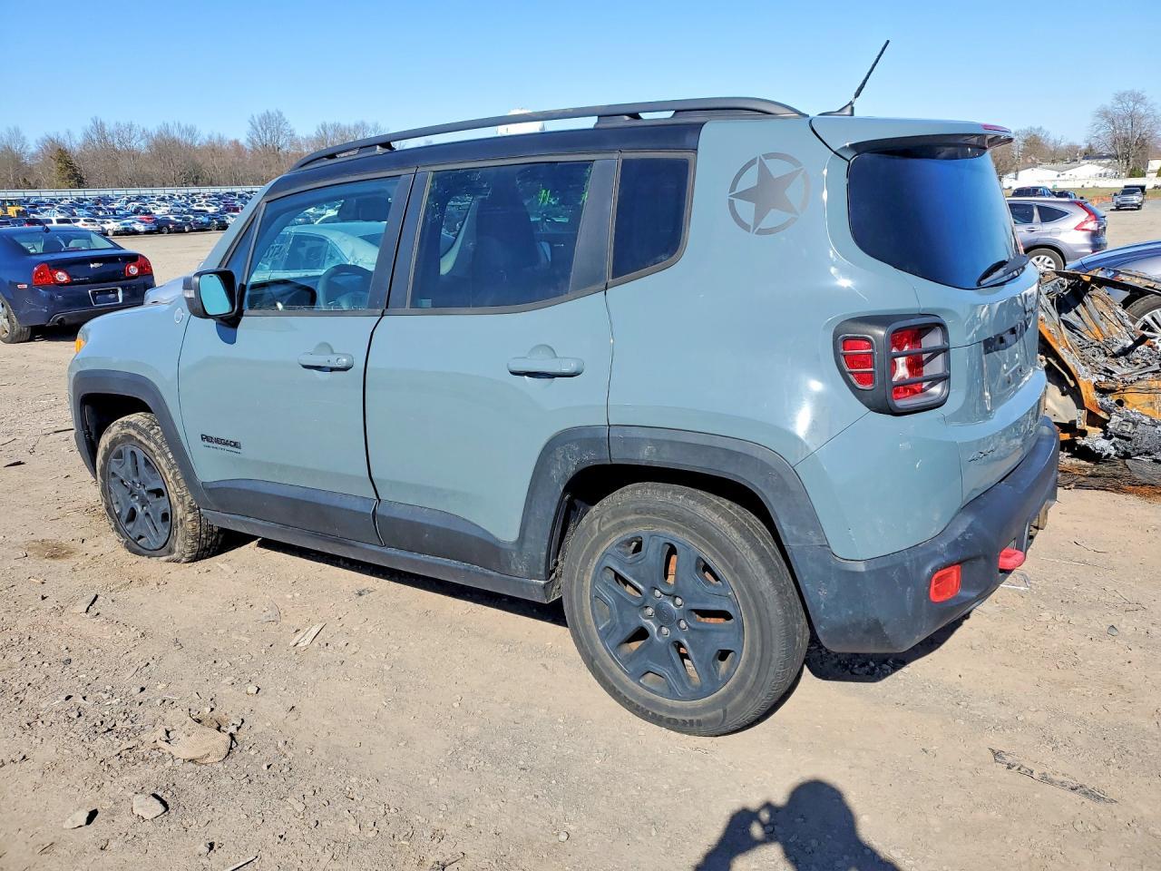 2017 Jeep Renegade Trailhawk - zdjęcie 2