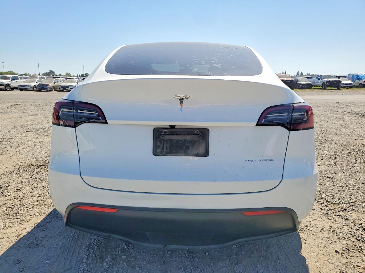 2025 Tesla Model Y - zdjęcie 6