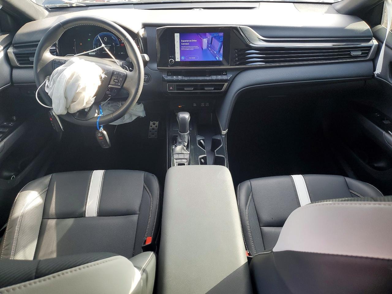 2025 Toyota Camry Se - zdjęcie 8