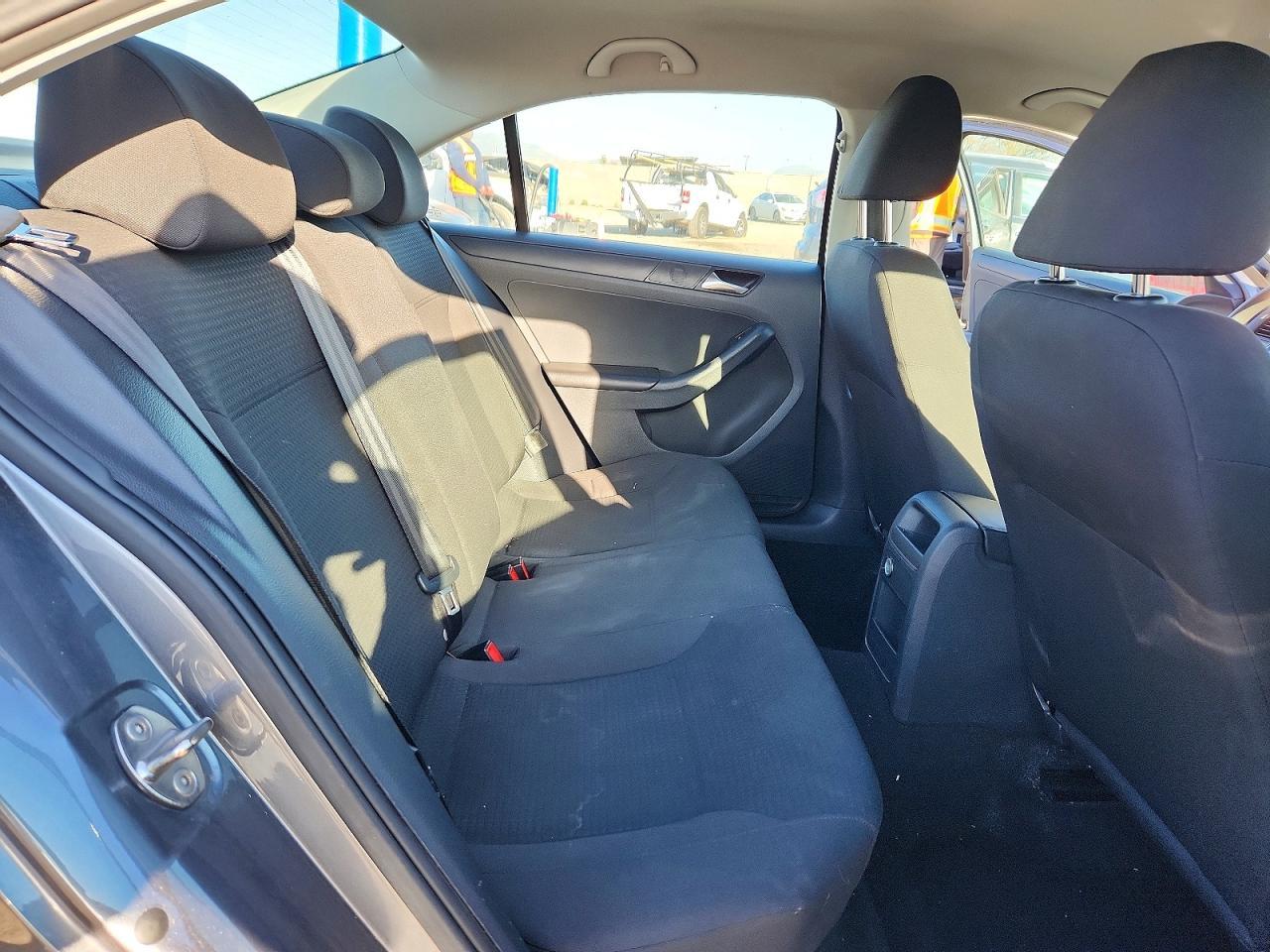 2015 Volkswagen Jetta Base - zdjęcie 10