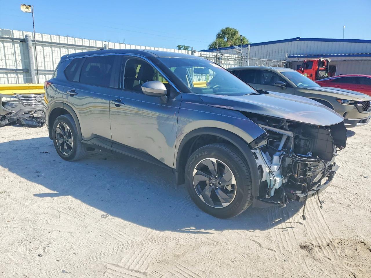 2024 Nissan Rogue Sv - zdjęcie 4