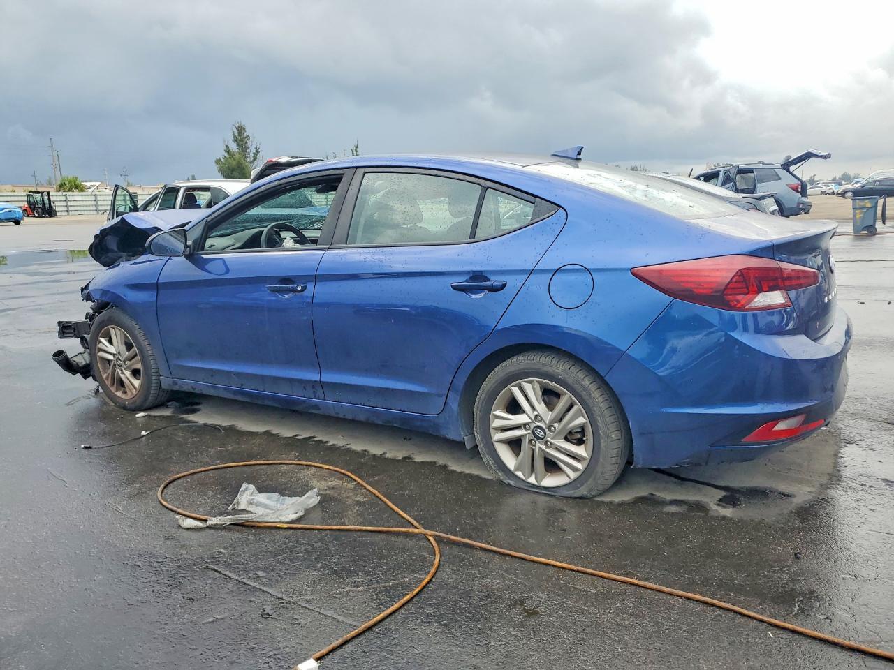 2019 Hyundai Elantra Sel - zdjęcie 2