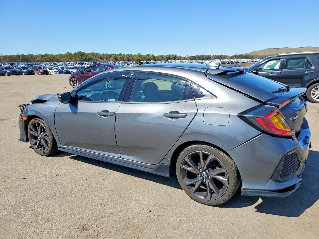 2018 Honda Civic Sport Touring - zdjęcie 2